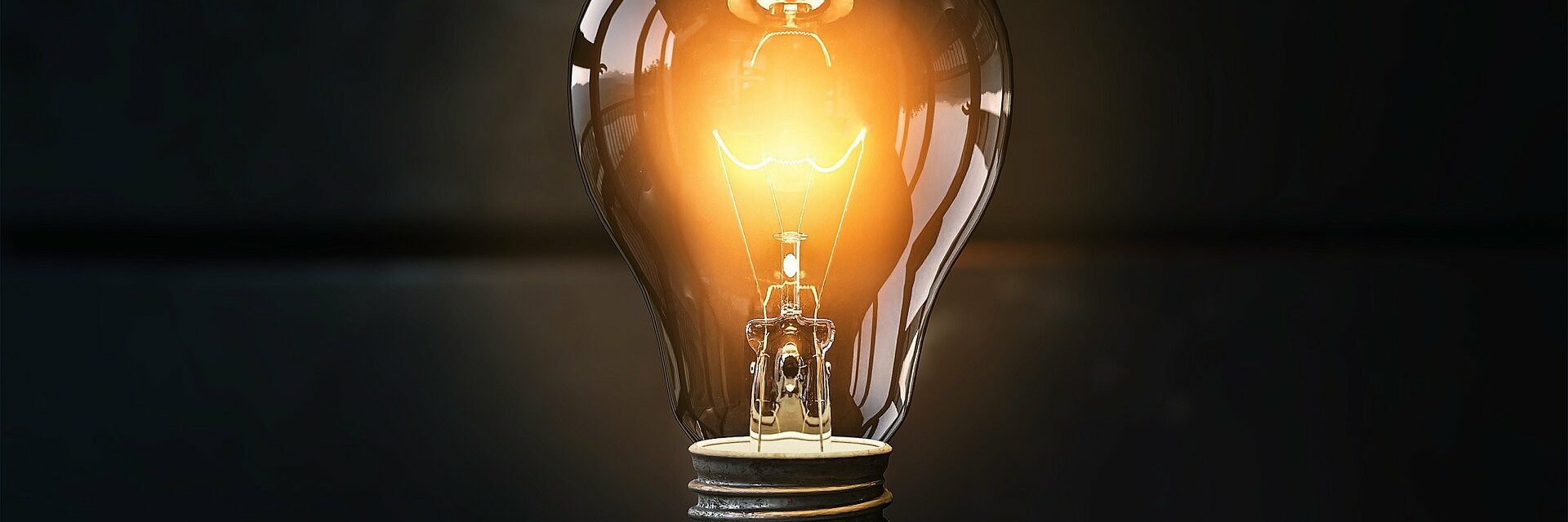 light-bulb-g2d4fad025_1920
