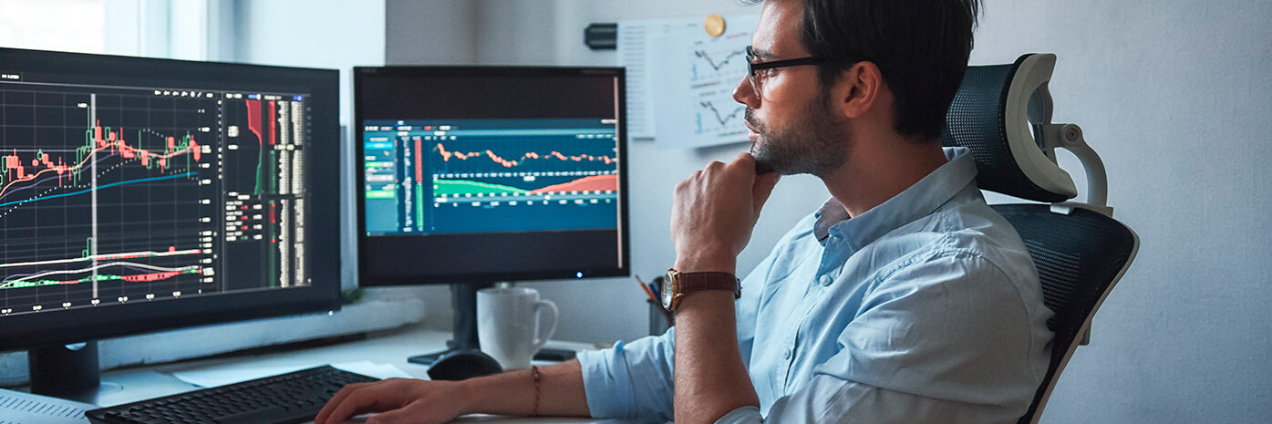 shutterstock_1388871755 Trader